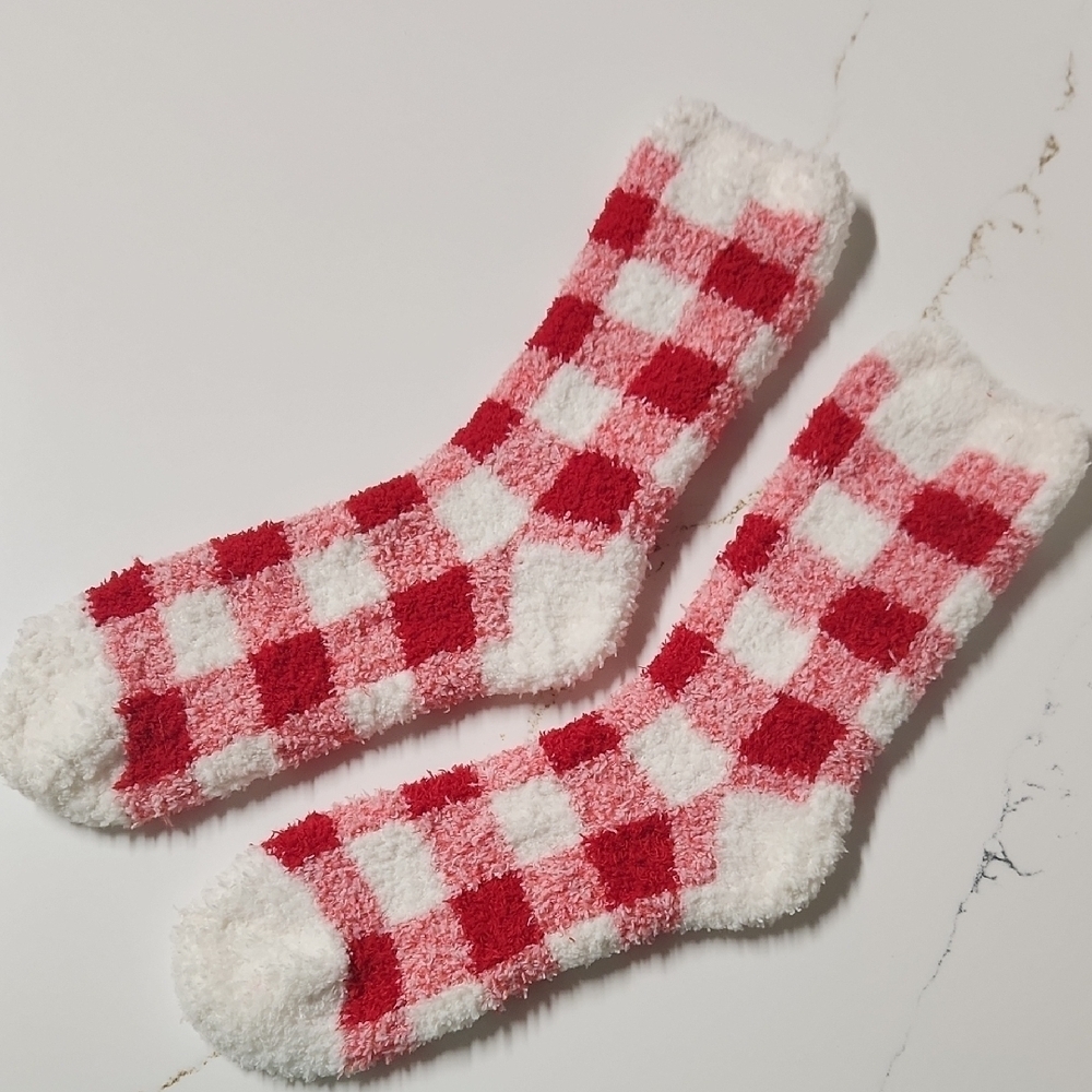 Cozy Gingham Plaid Fuzzy Travel Socks